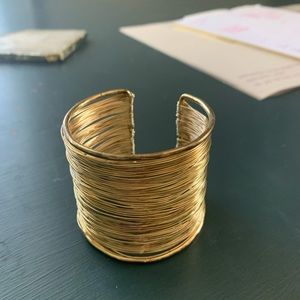 Gold wired bracelet